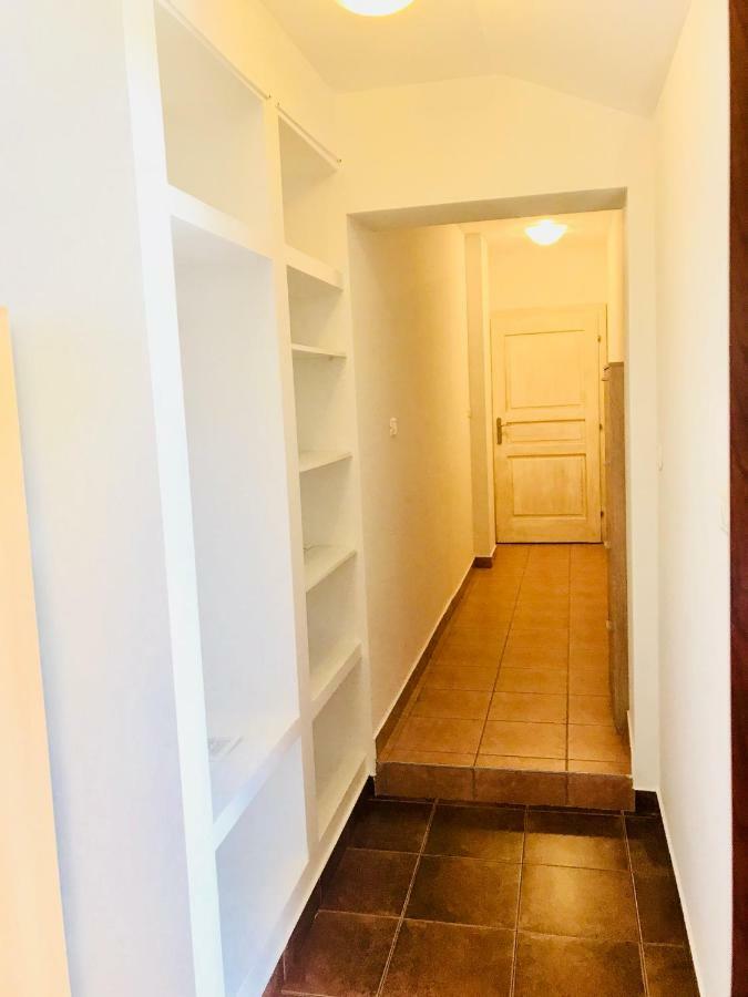 Apartments Vidovic Cezarji Екстер'єр фото