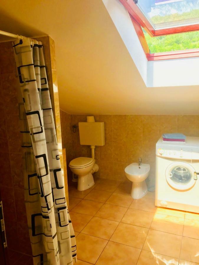 Apartments Vidovic Cezarji Екстер'єр фото