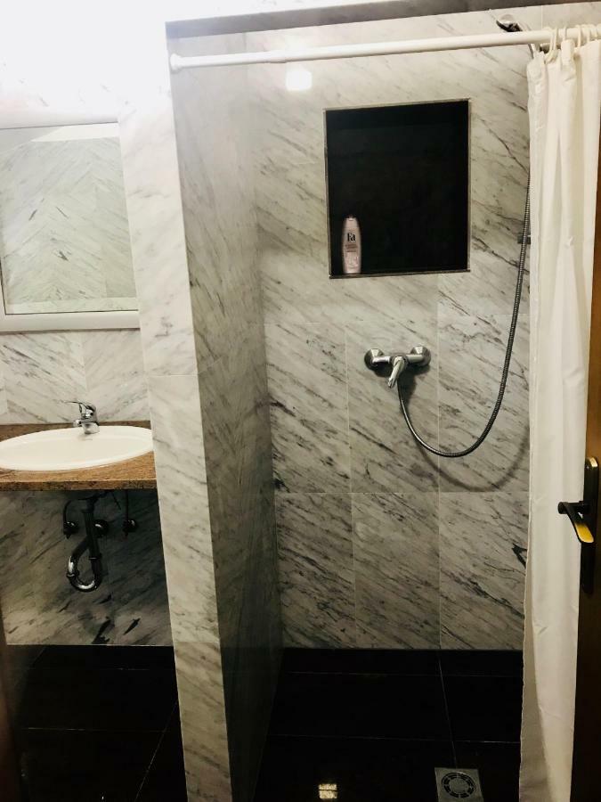 Apartments Vidovic Cezarji Екстер'єр фото