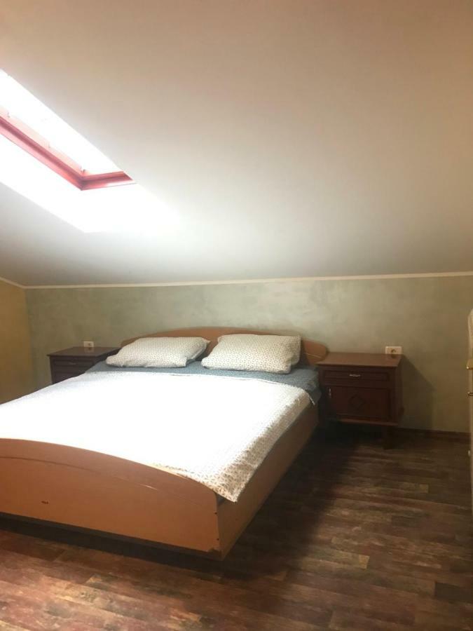 Apartments Vidovic Cezarji Екстер'єр фото